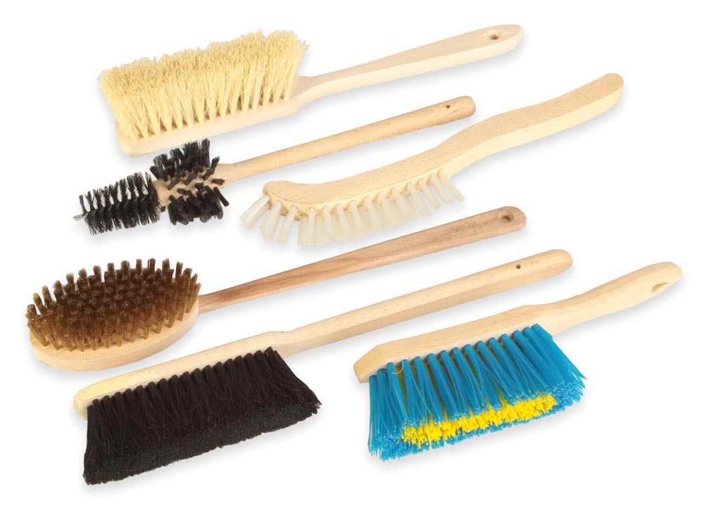 Průmyslové smetáčky, košťata, šrubry